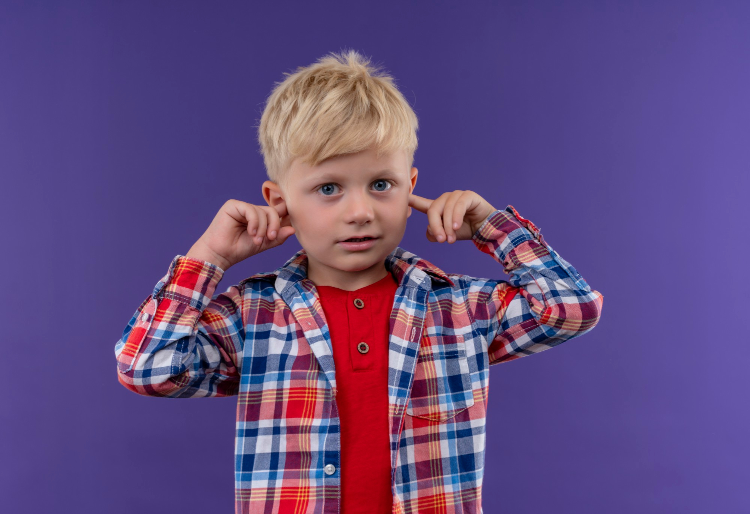 De ce să pui dopuri de urechi copiilor și când sunt necesare?