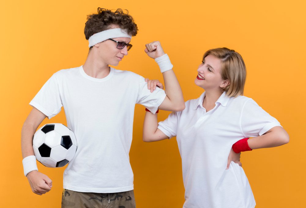 Pot personaliza tricouri pentru o competiție sportivă?