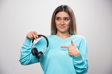De ce primești căști sau dopuri de urechi la RMN